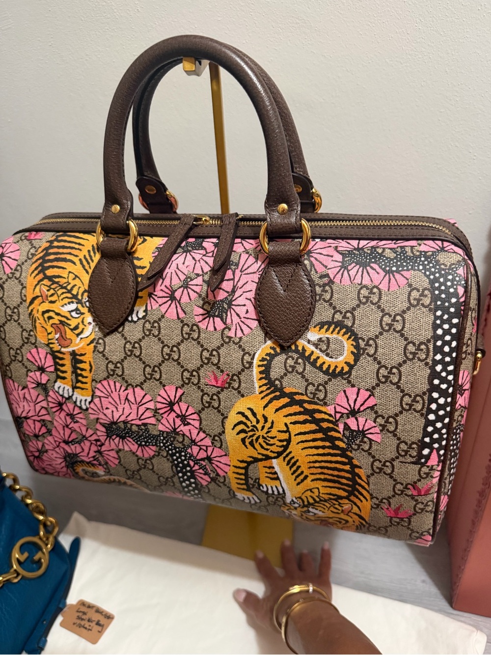 Limited Edition Gucci Supreme Bengal medium monogram BNNB❌❌SOLD❌❌ - Picture 2 of 16